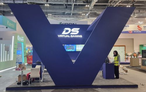 Stand expozițional DS Virtual la târgul ICE, realizat de HT Design – foto 2