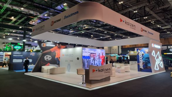 Stand expozițional Kaizen Gaming la iGB London, realizat de HT Design