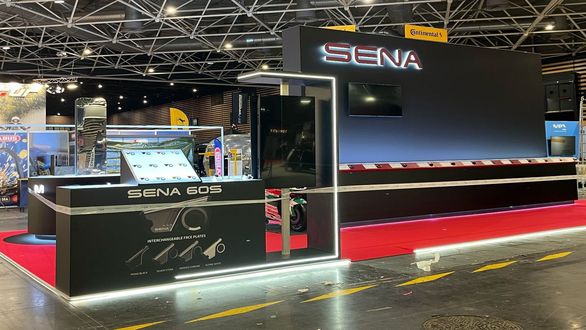 Stand expozițional Sena Technologies la S2R Lyon, realizat de HT Design